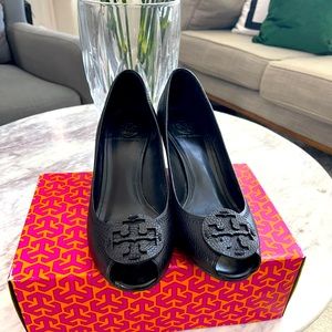 Leather open toe Tory Burch wedge